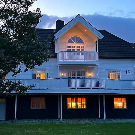 فيلة Nordic Retreat Ålesund